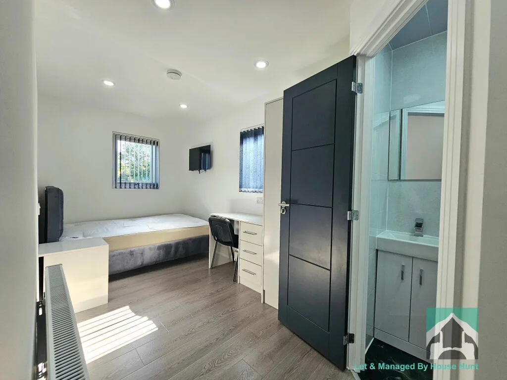 7 bedroom terraced house for rent