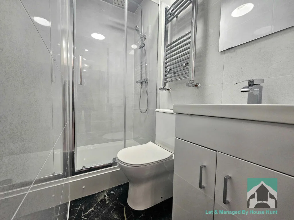 7 bedroom terraced house for rent