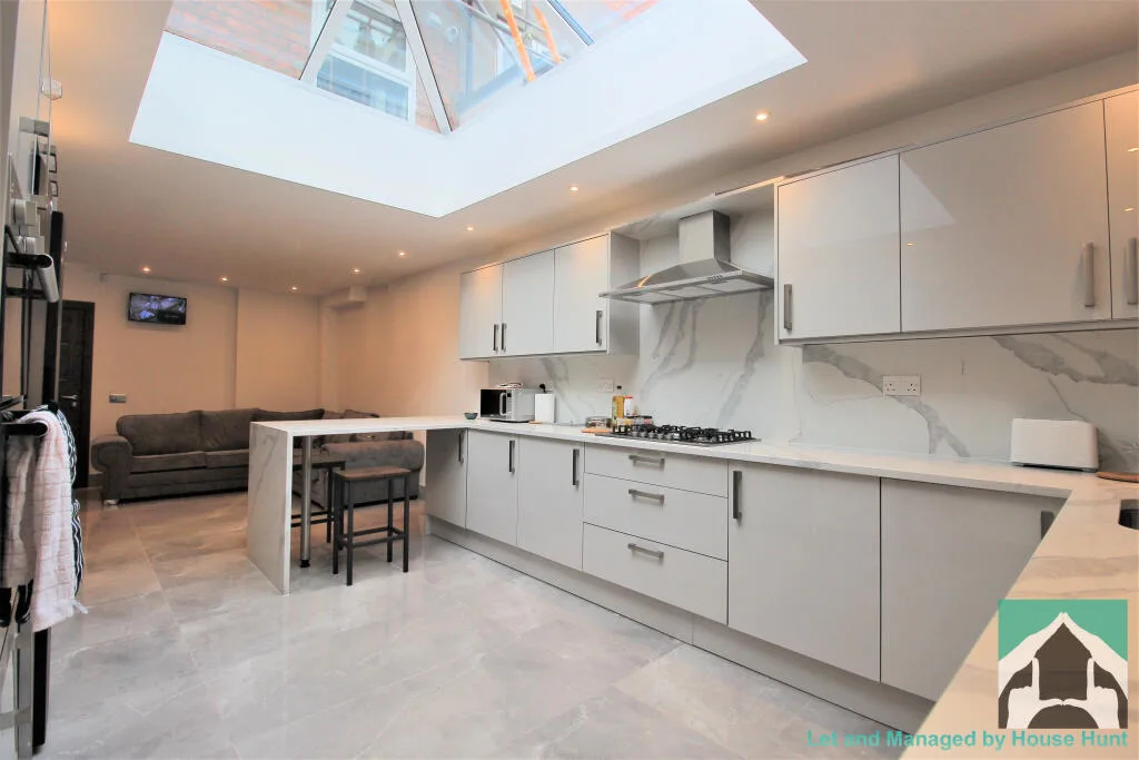 5 bedroom house for rent