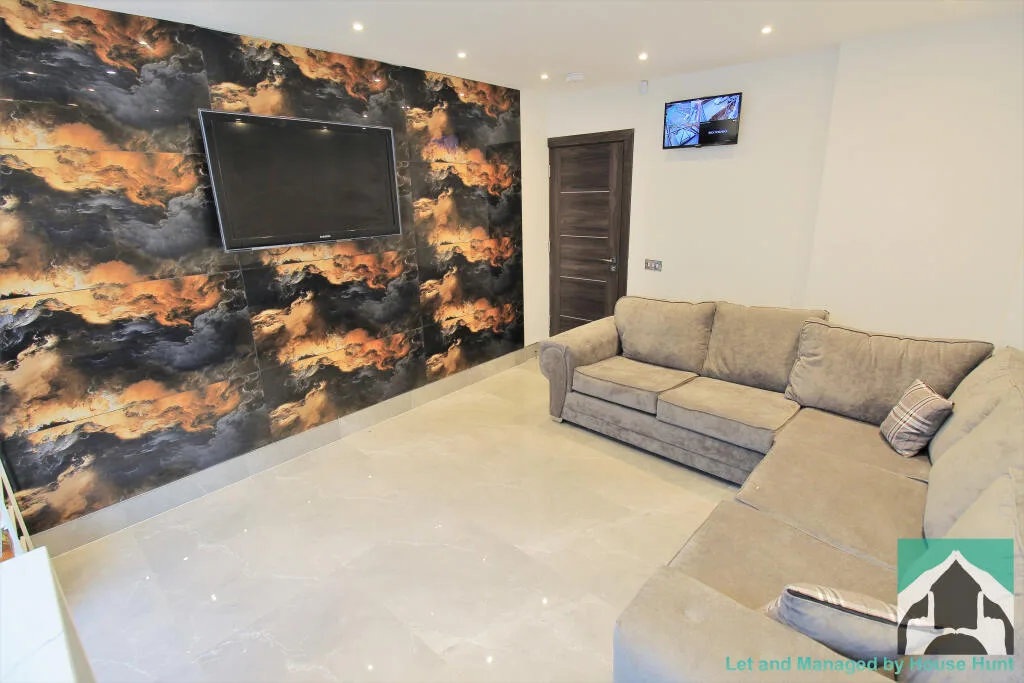 5 bedroom house for rent