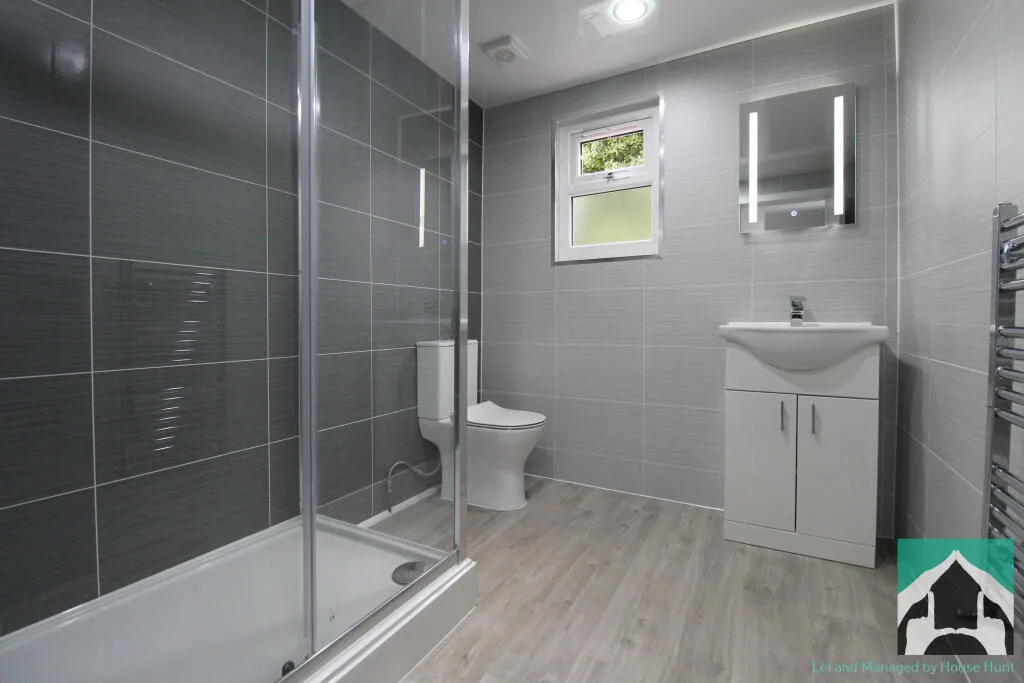 6 bedroom terraced house for rent