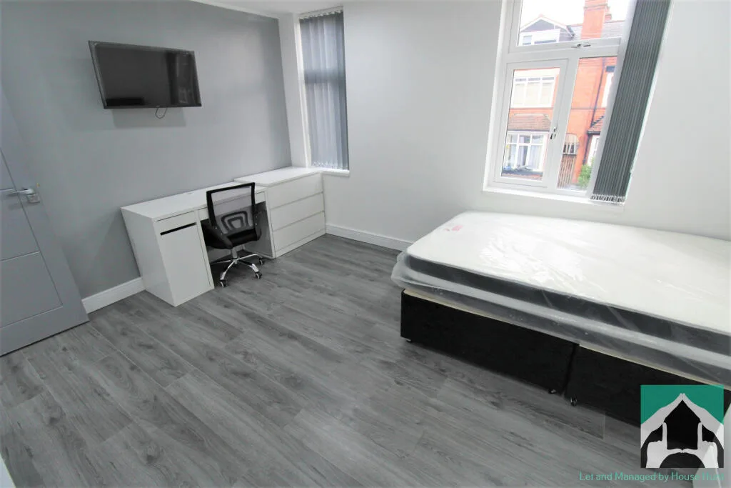 6 bedroom terraced house for rent