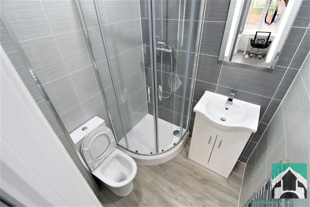 6 bedroom terraced house for rent