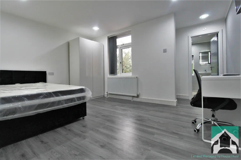 6 bedroom terraced house for rent