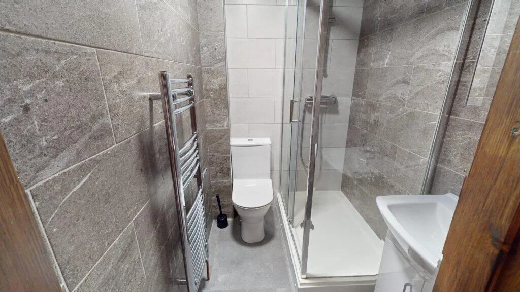 6 bedroom house for rent