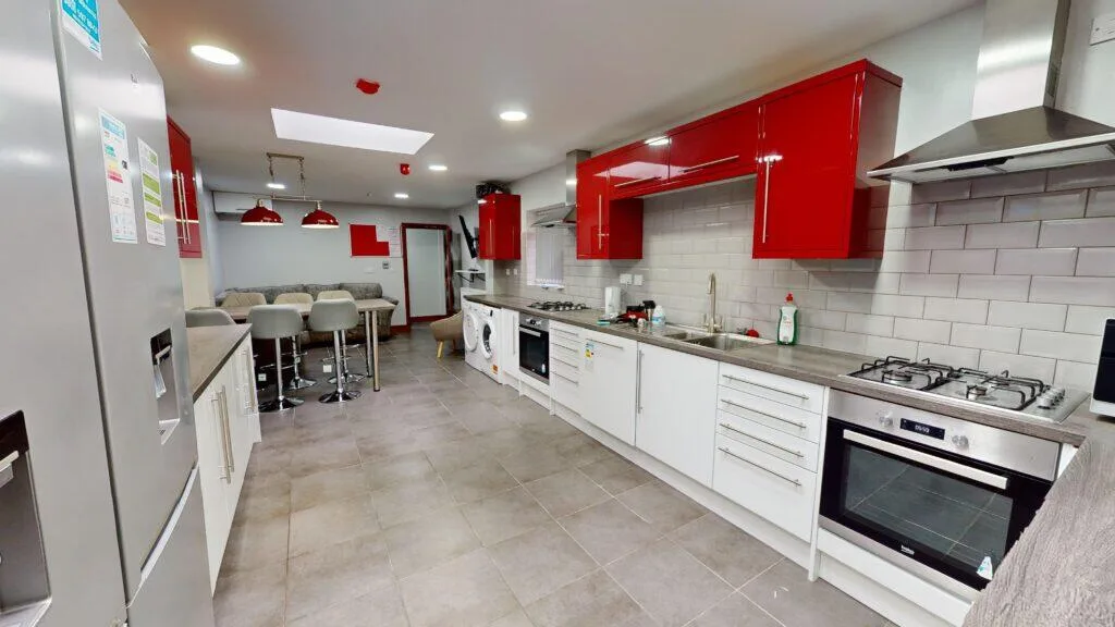 6 bedroom house for rent