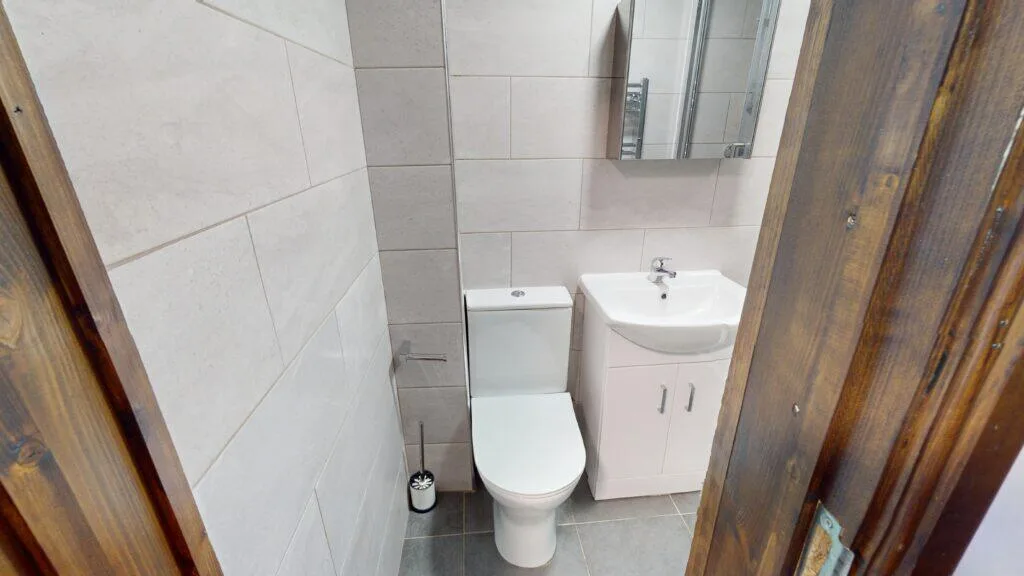 6 bedroom house for rent