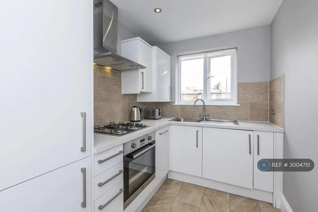 3 bedroom flat for rent