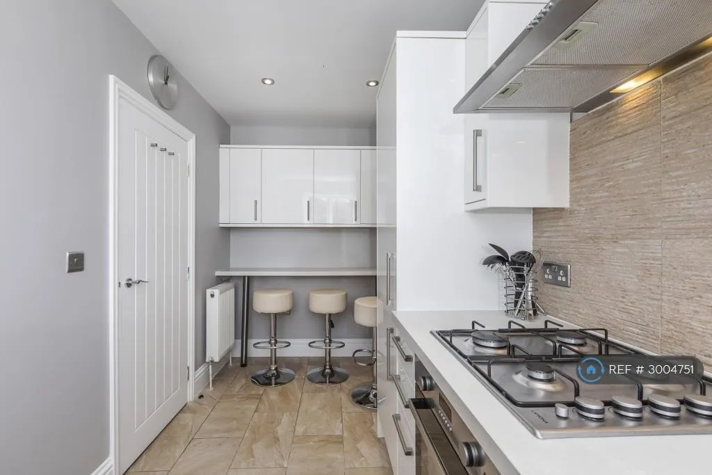 3 bedroom flat for rent