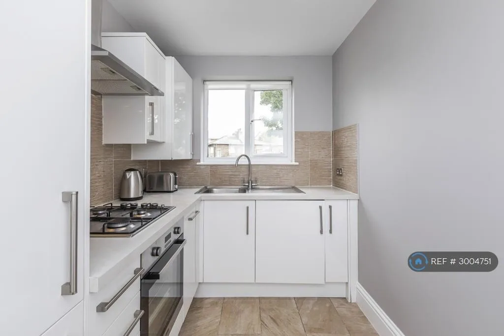 3 bedroom flat for rent