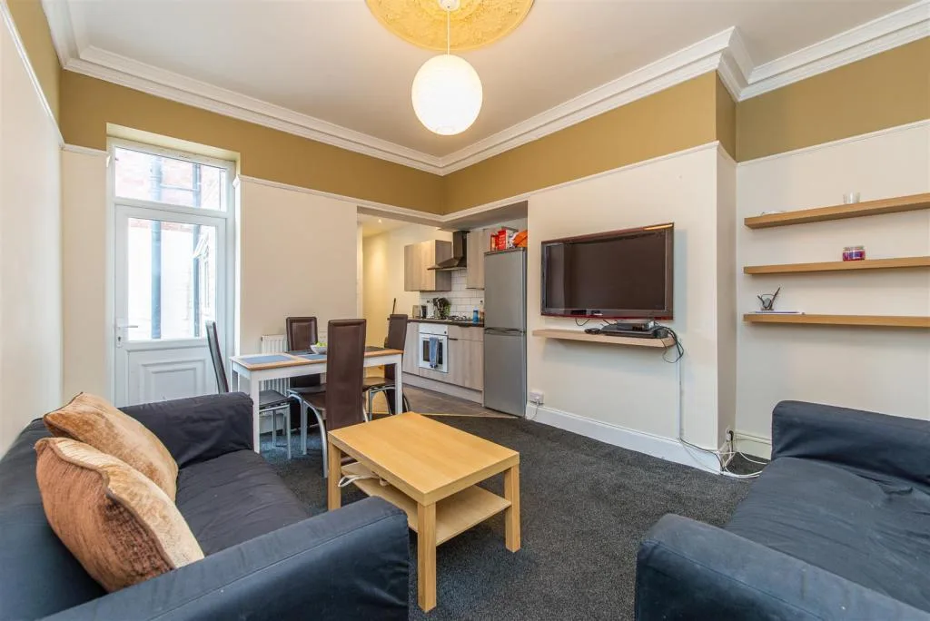 3 bedroom apartment for rent