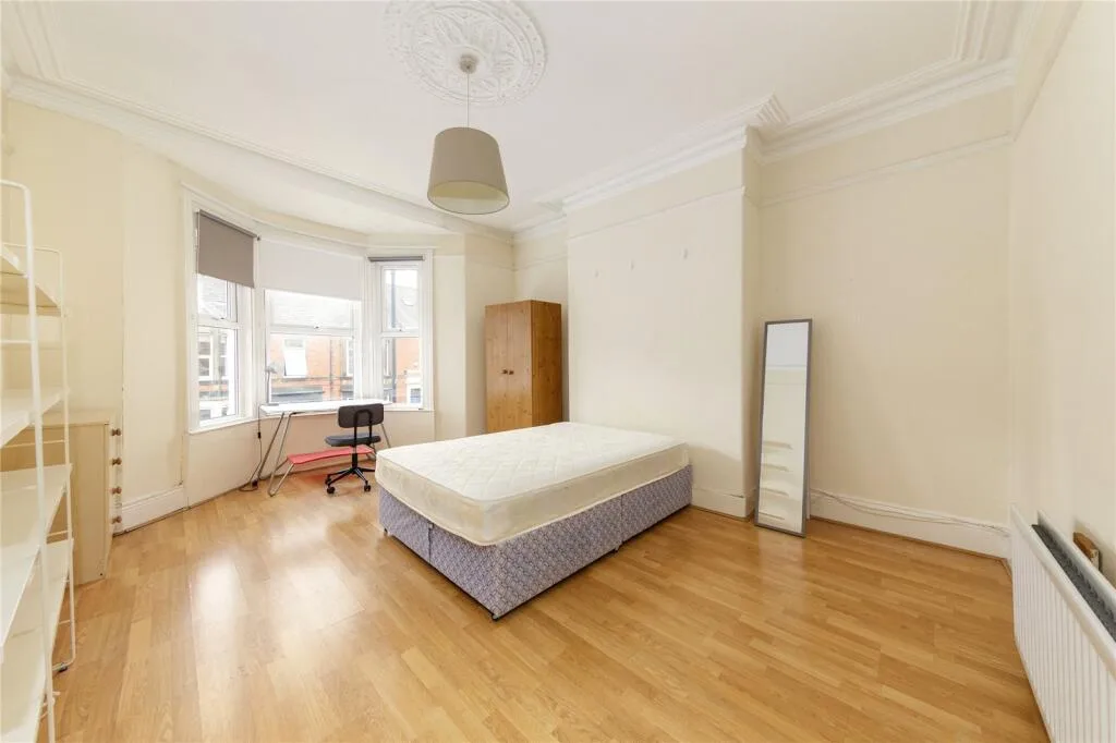 5 bedroom maisonette for rent