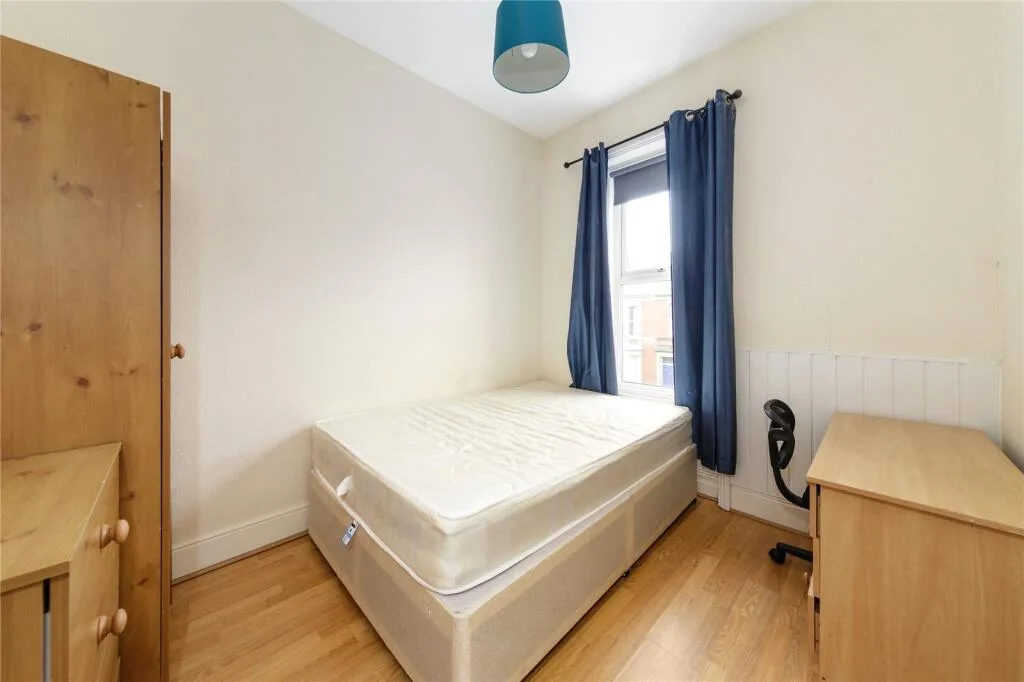 5 bedroom maisonette for rent