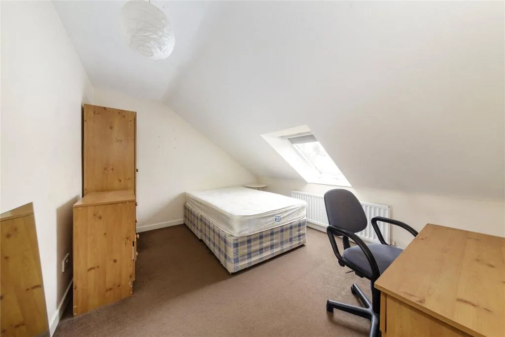 5 bedroom maisonette for rent