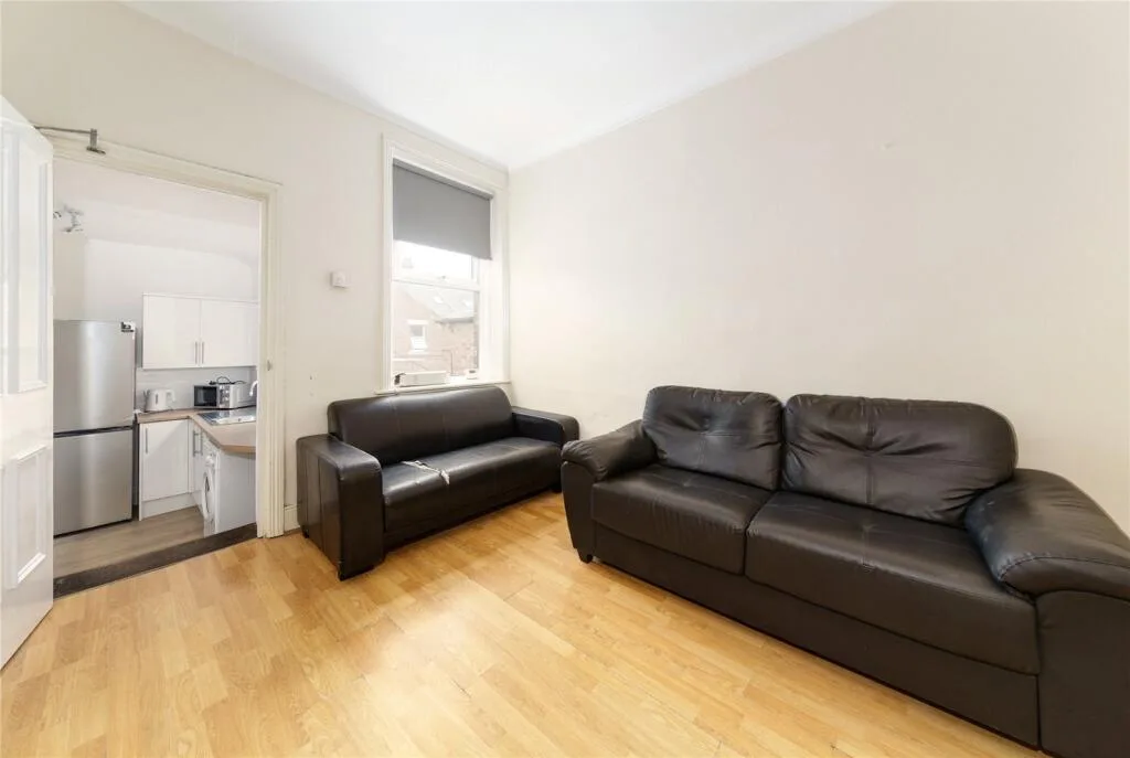 5 bedroom maisonette for rent