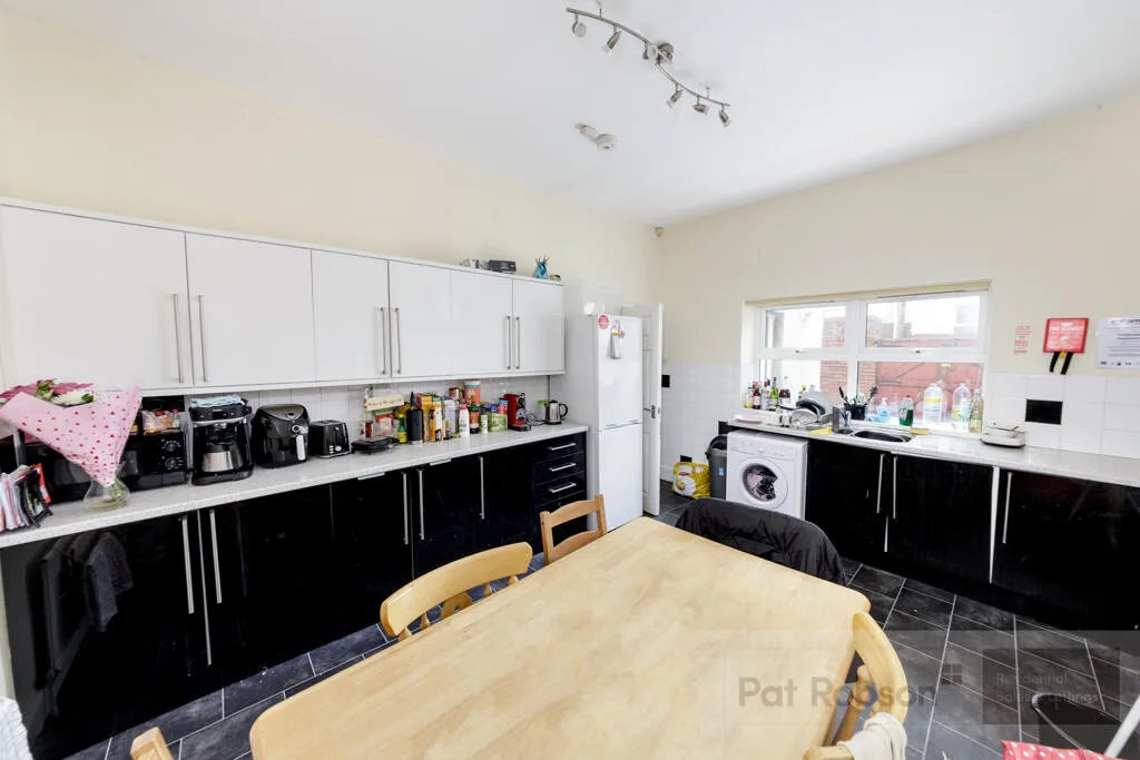 5 bedroom house for rent