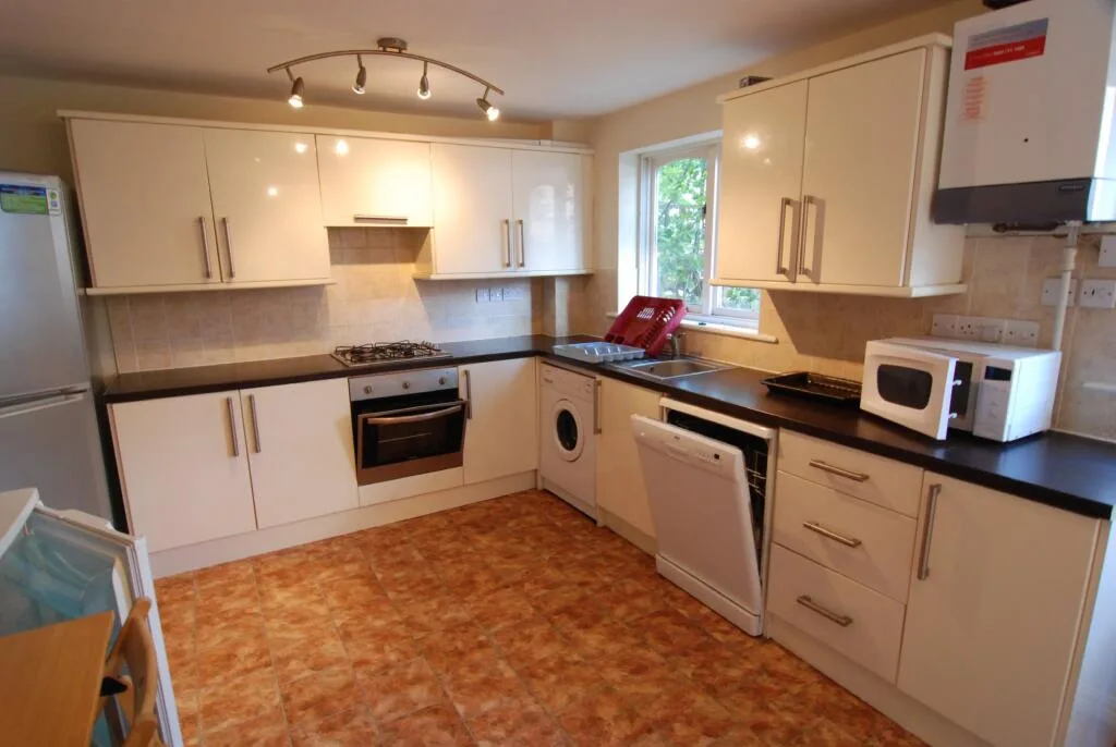 5 bedroom house for rent