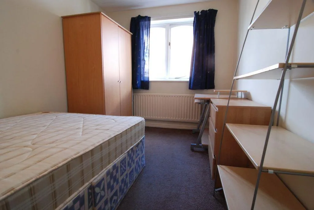 5 bedroom house for rent