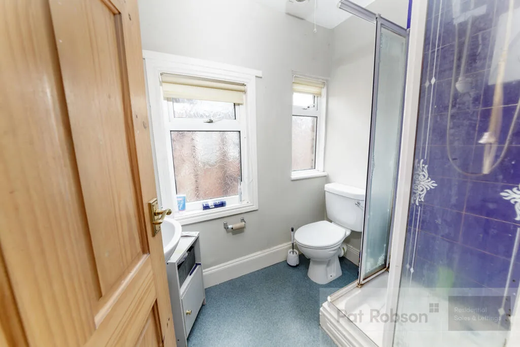 4 bedroom maisonette for rent