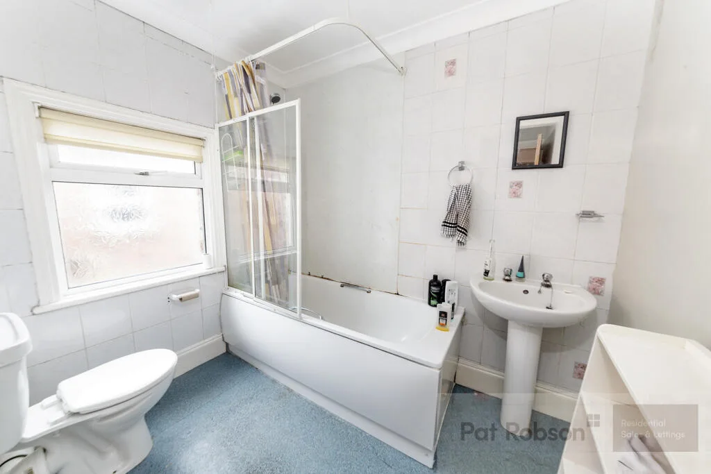 4 bedroom maisonette for rent