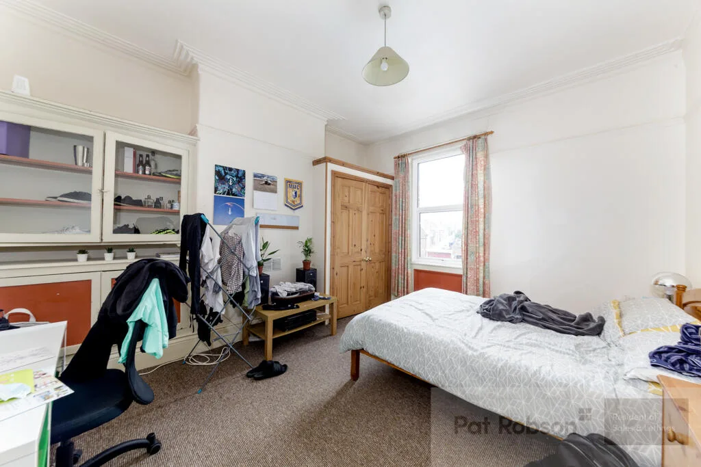 4 bedroom maisonette for rent