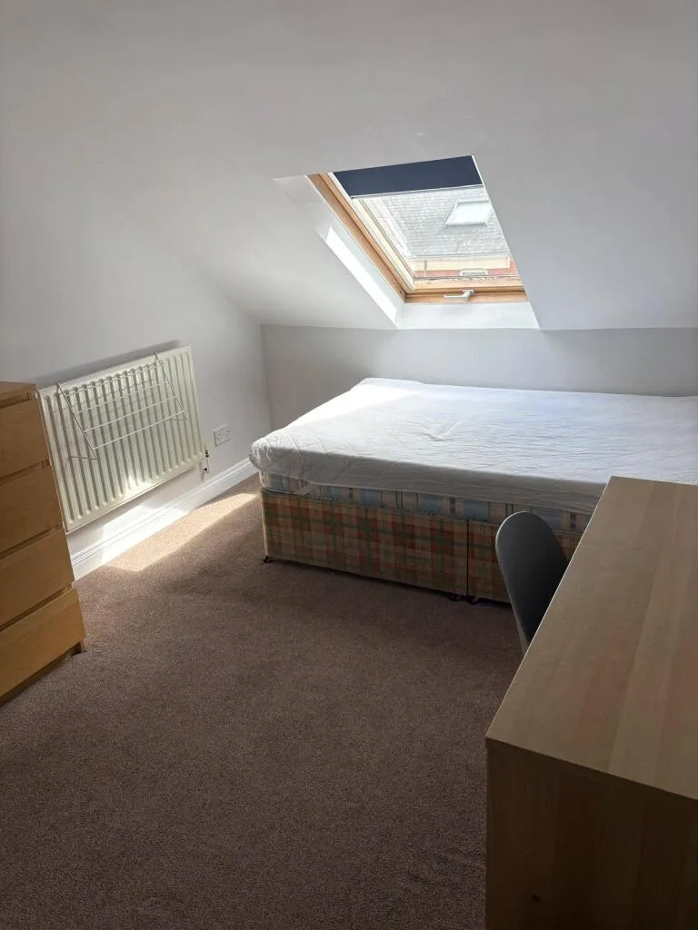 6 bedroom maisonette for rent