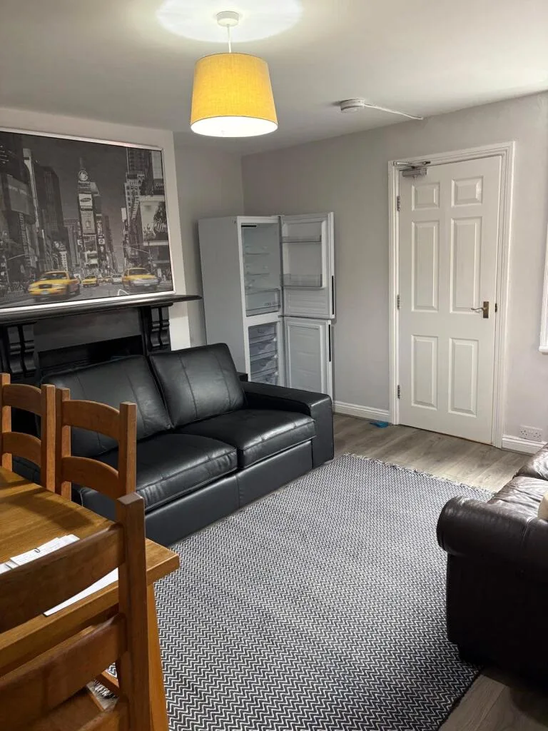 6 bedroom maisonette for rent