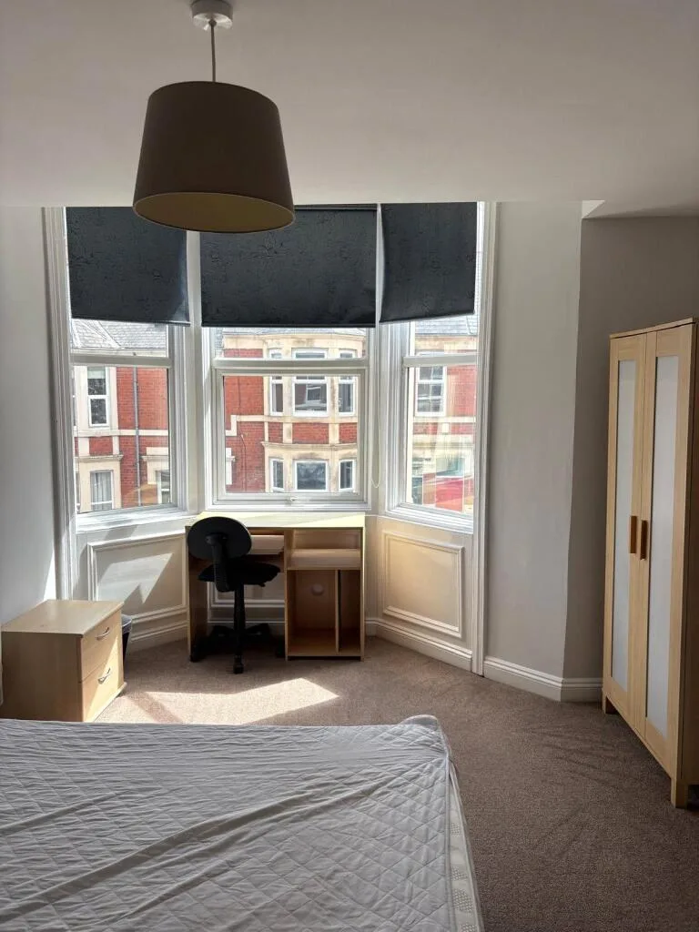 6 bedroom maisonette for rent