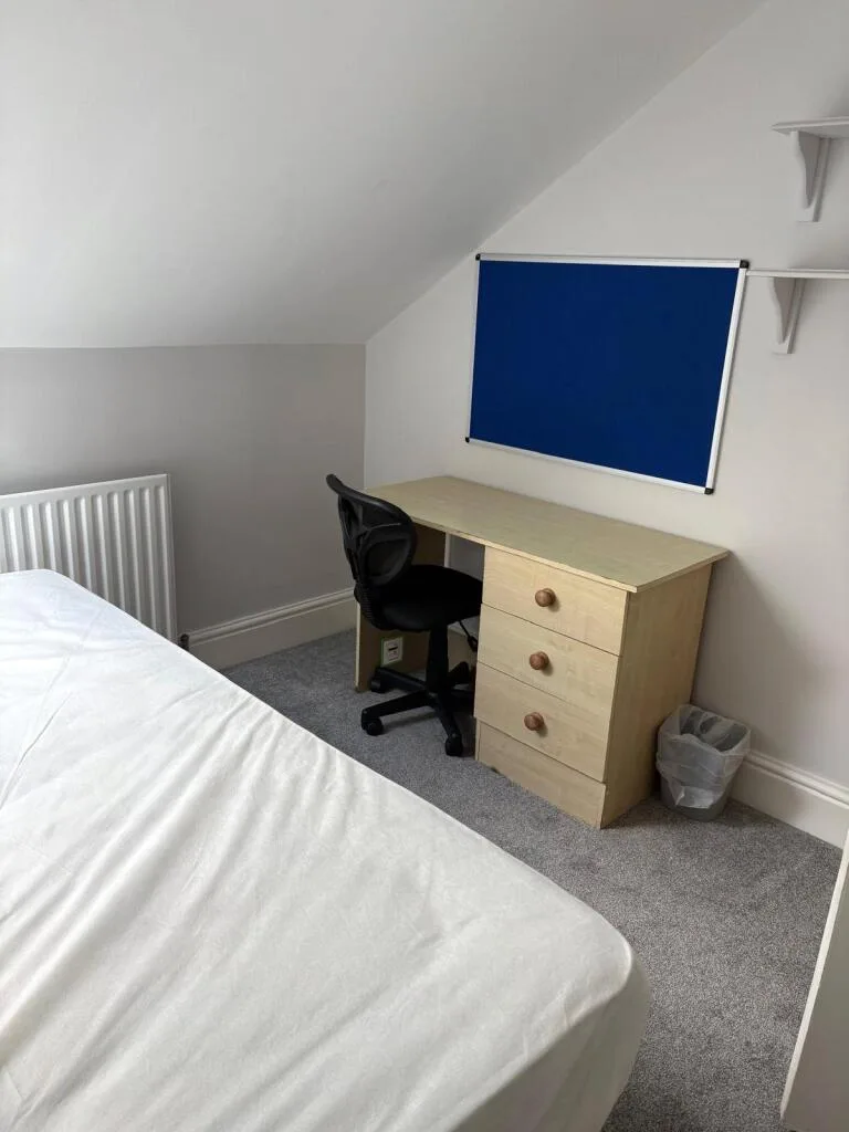 6 bedroom maisonette for rent