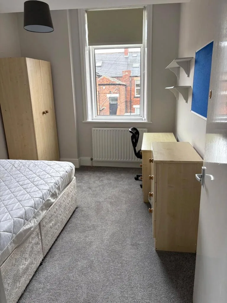 6 bedroom maisonette for rent
