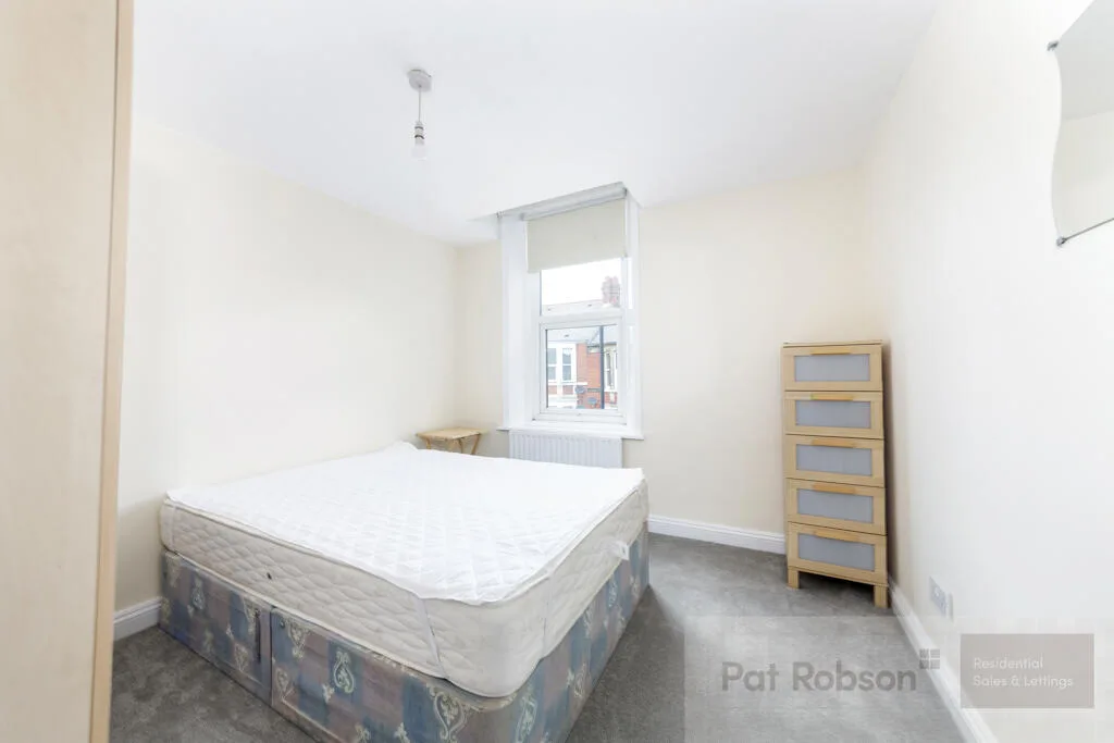 6 bedroom maisonette for rent