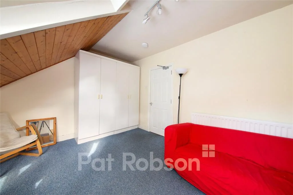 6 bedroom terraced house for rent