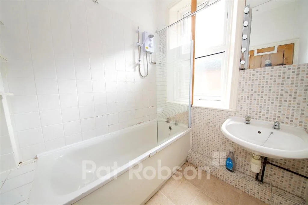 6 bedroom terraced house for rent