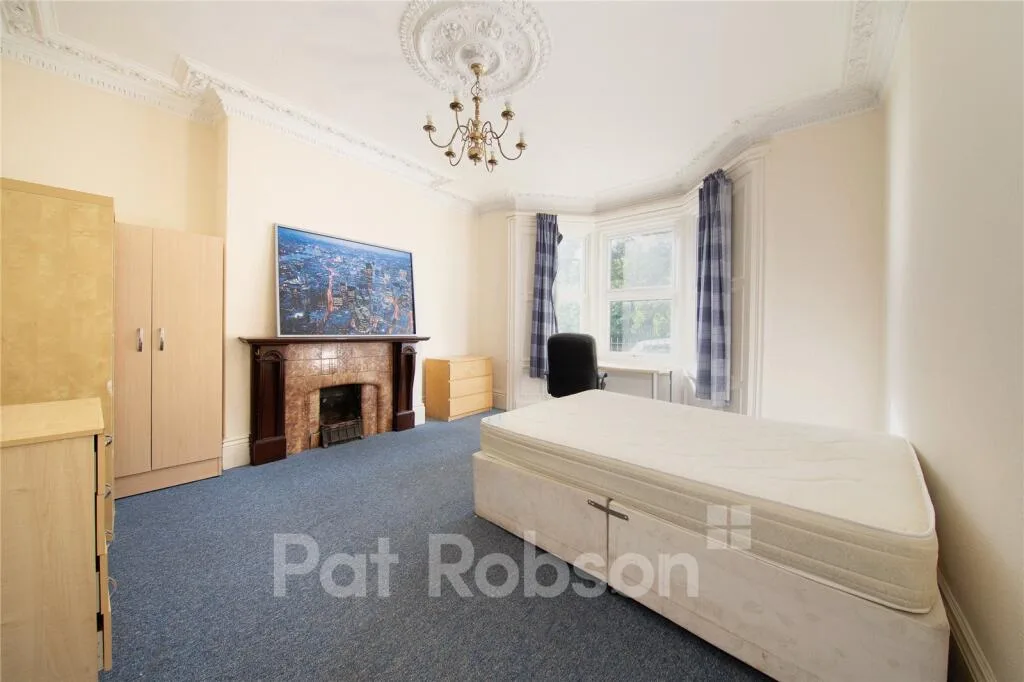 6 bedroom terraced house for rent