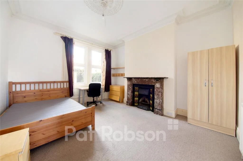 6 bedroom terraced house for rent