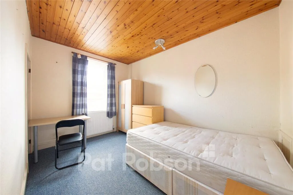6 bedroom terraced house for rent