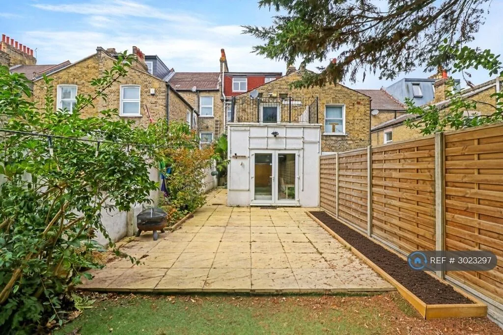4 bedroom terraced house for rent