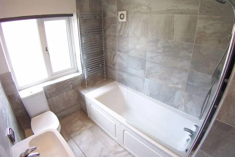 3 bedroom semi-detached house for rent