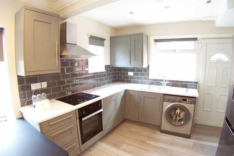 3 bedroom semi-detached house for rent