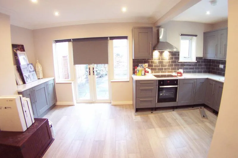 3 bedroom semi-detached house for rent