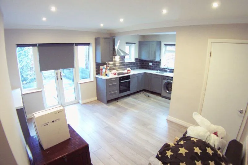 3 bedroom semi-detached house for rent