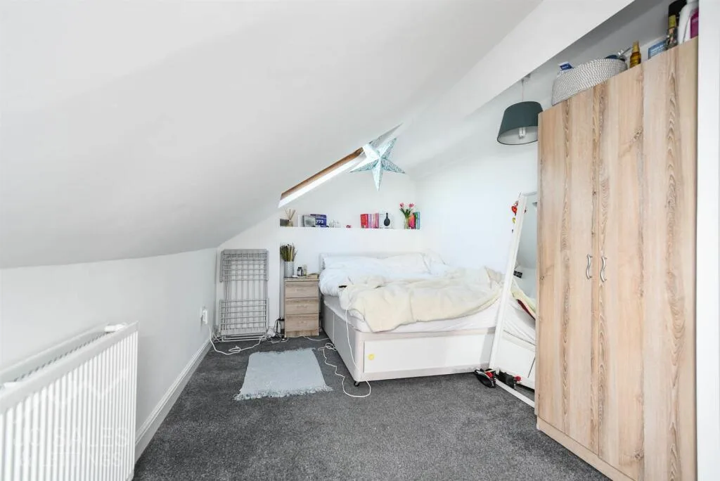 6 bedroom terraced house for rent