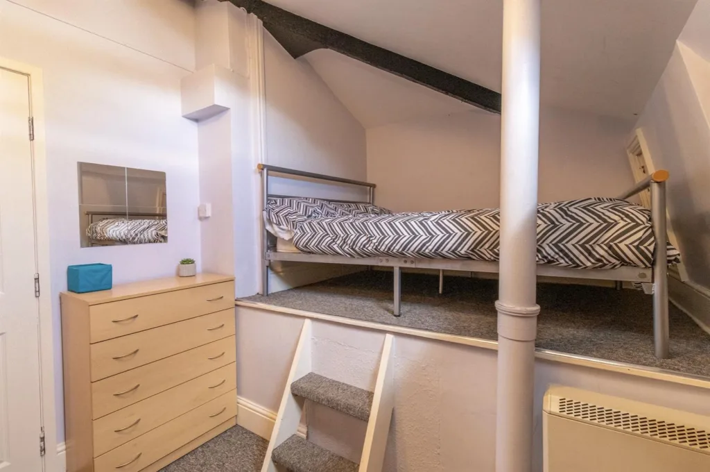 3 bedroom flat for rent
