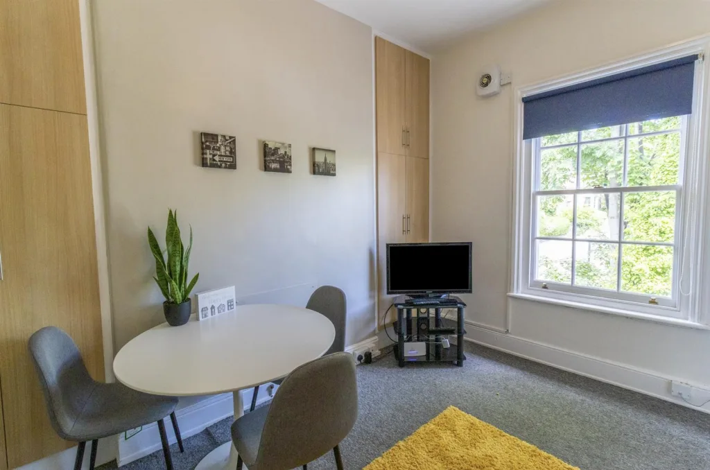 3 bedroom flat for rent