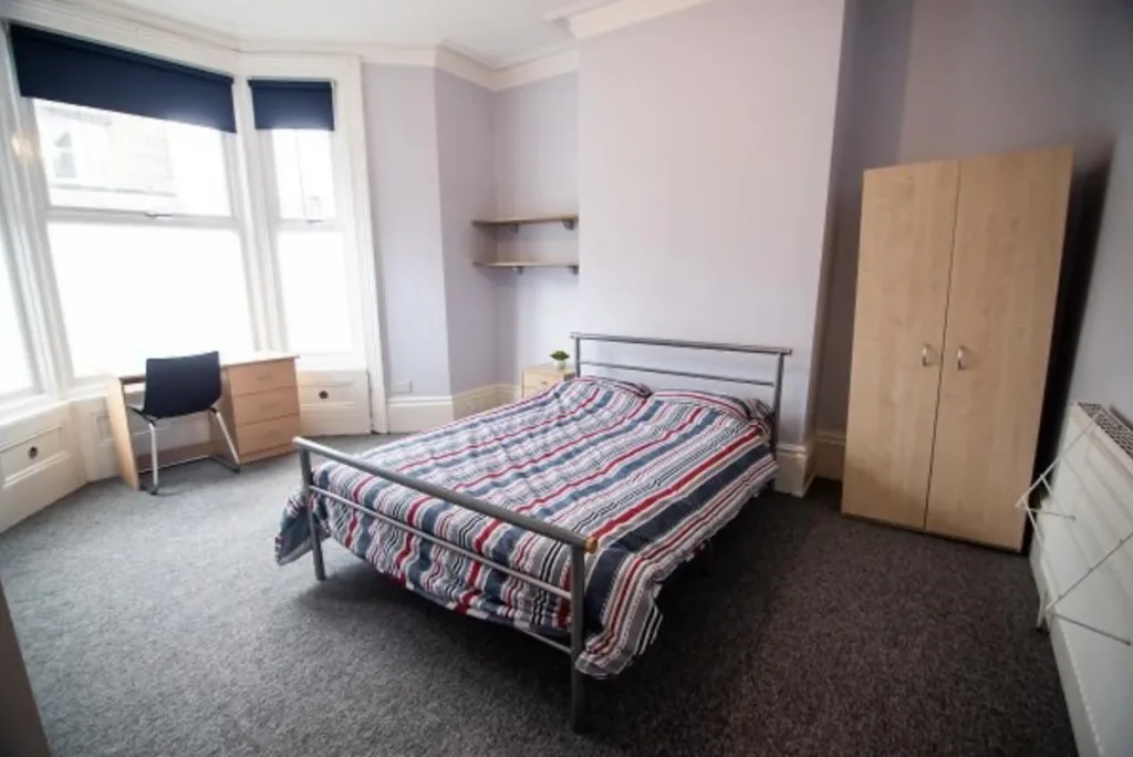 6 bedroom terraced house for rent