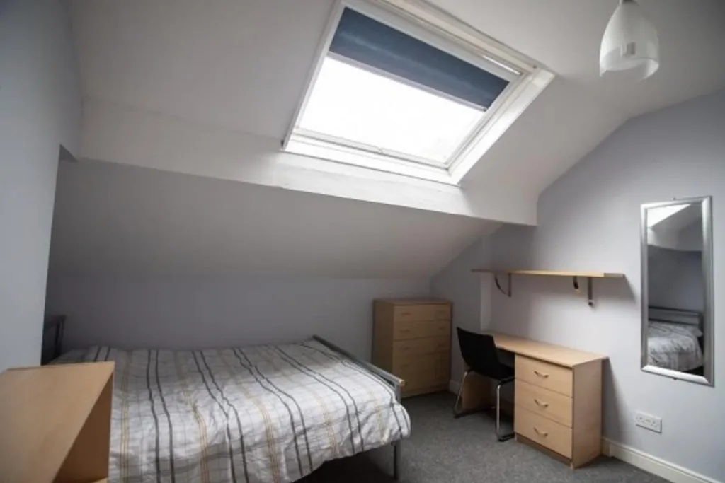 6 bedroom terraced house for rent