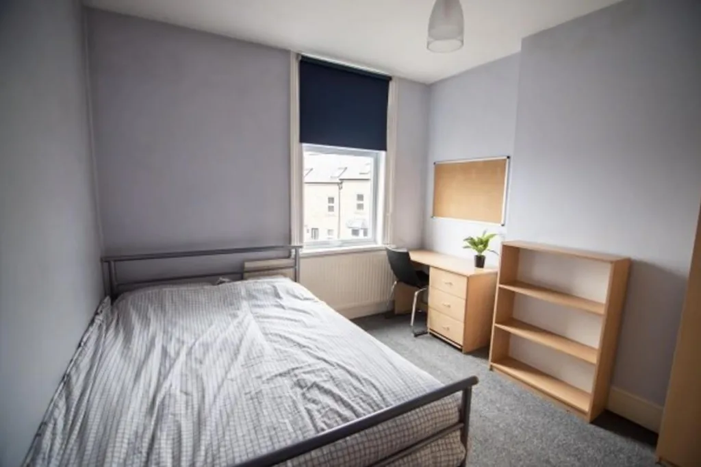 6 bedroom terraced house for rent
