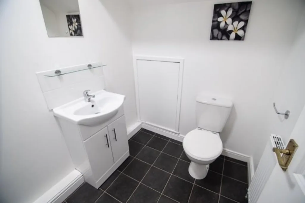 6 bedroom terraced house for rent