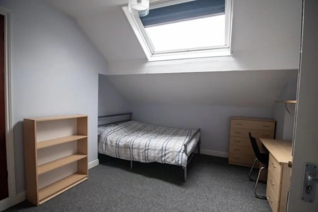 6 bedroom terraced house for rent