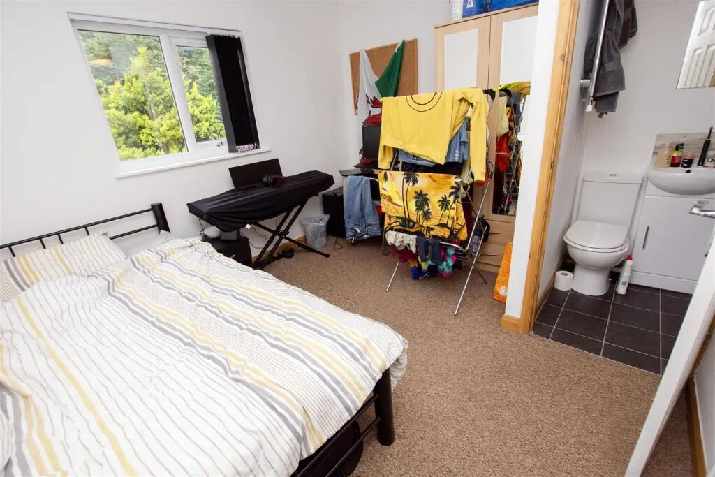 5 bedroom house for rent
